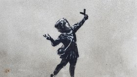 Banksyho nejnovější dílo v Bristolu bylo vandaly posprejováno jen pár dnů po jeho zjevení.