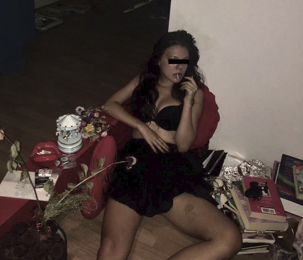 Šestnáctiletá dcera Báry Nesvadbové Bibi na sociálních sítích sdílí drsné fotky