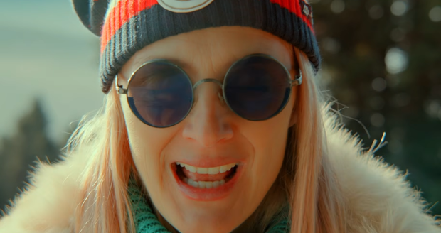 Bára cantó el himno nacional de los Juegos Olímpicos. Bára cantó el himno nacional de los Juegos Olímpicos.