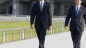 Barack Obama a japonský premiér Šinzó Abé u Památníku míru v Hirošimě