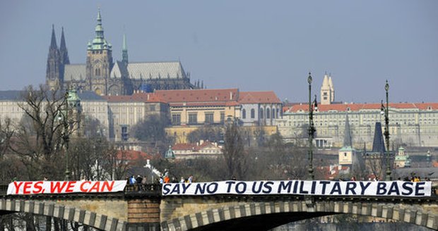 Jak by zareagoval Obama na tento nápis?