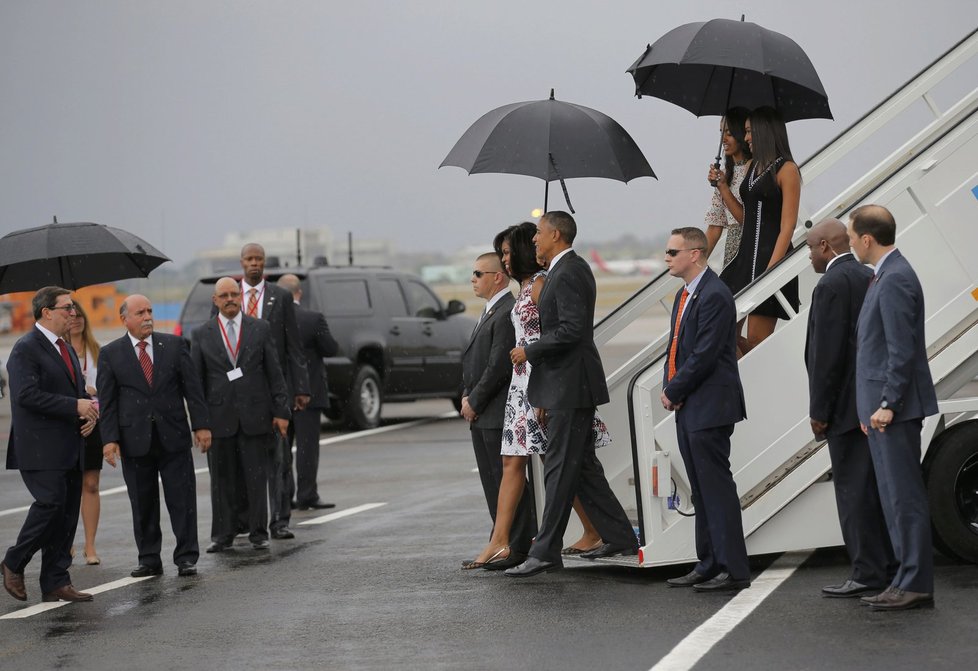 Poprvé po 88 letech:  Americký prezident přiletěl na Kubu.