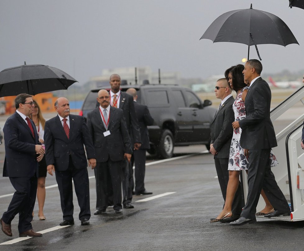 Poprvé po 88 letech:  Americký prezident přiletěl na Kubu.