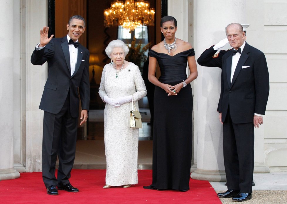 Obamovi se s královnou blízce přátelili.