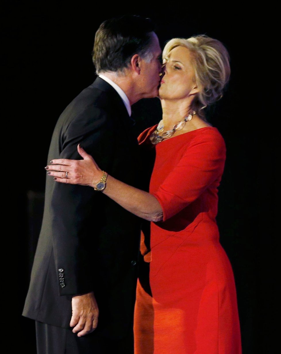 Mitt Romney s manželkou Ann: Byla by skvělou první dámou, říkal ve svém projevu