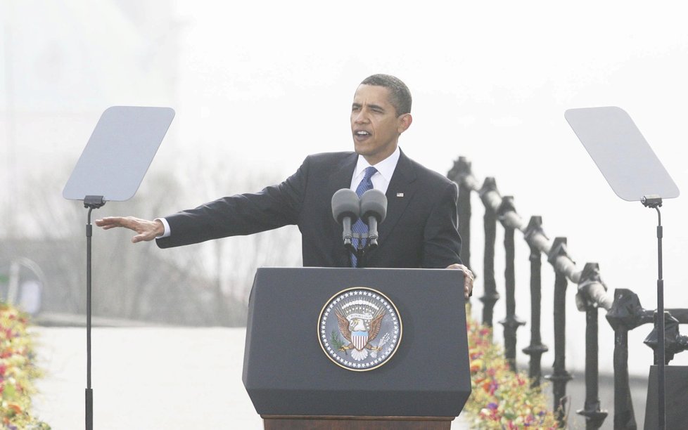 Barack Obama při návštěvě Prahy v dubnu 2009 vystoupil na Hradčanském náměstí