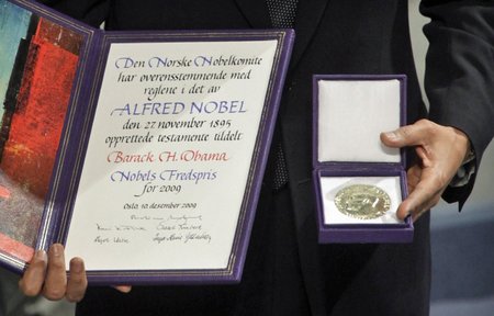 Obama převzal Nobelovu cenu za mír