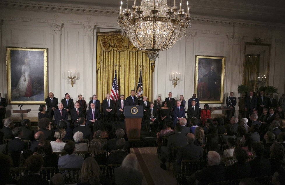 Obama rozdal americké nejvyšší civilní ocenění prezidentské Medaile svobody.