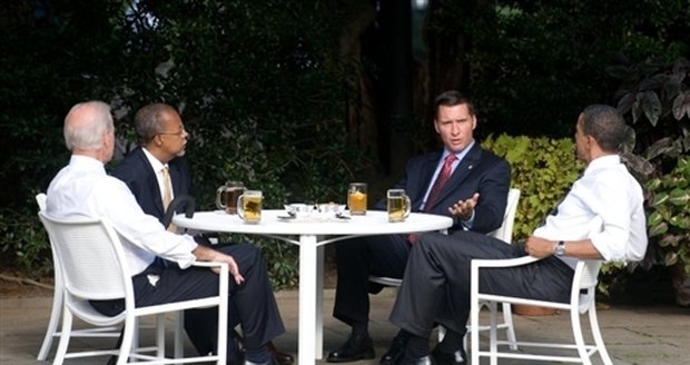 Barack Obama pozval znepřátelené strany na pivo do Bílého domu