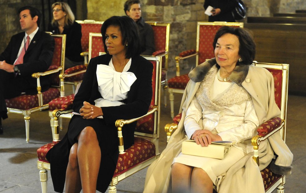 Obamovi v Praze v dubnu 2009: Michelle Obamovou provedla Livia Klausová.