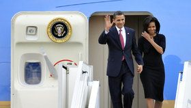 Barack Obama s manželkou Michelle při návštěvě Prahy v dubnu 2009.