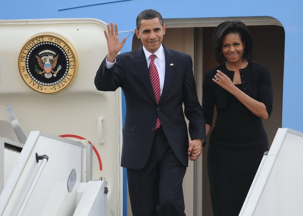 Barack Obama s manželkou Michelle při návštěvě Prahy v dubnu 2009.