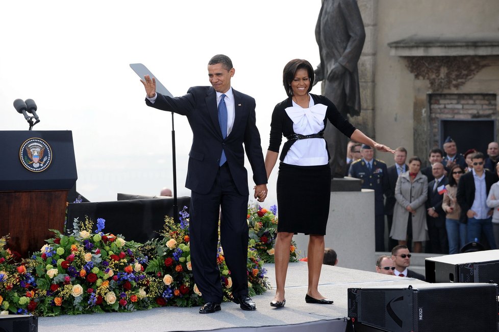 Barack Obama s manželkou Michelle při návštěvě Prahy v dubnu 2009