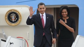 Barack Obama přistává v Praze