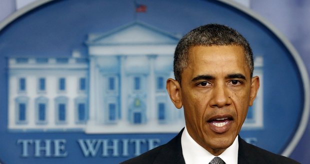 Barack Obama  ve čtvrtek oznámil, že podepsal upravená pravidla pro použití síly proti teroristům.