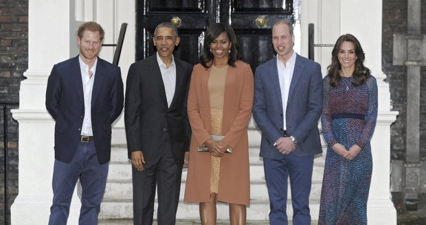 Princ Harry, Barack a Michelle Obamovi a princ William s manželkou, vévodkyní Kate
