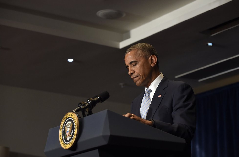 Americký prezident Obama reagoval na střelbu v Dallasu během své účasti na summitu NATO ve Varšavě.