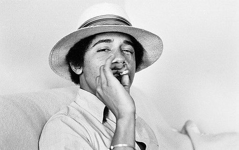 Americký prezident byl v mládí vášnivým kuřákem.