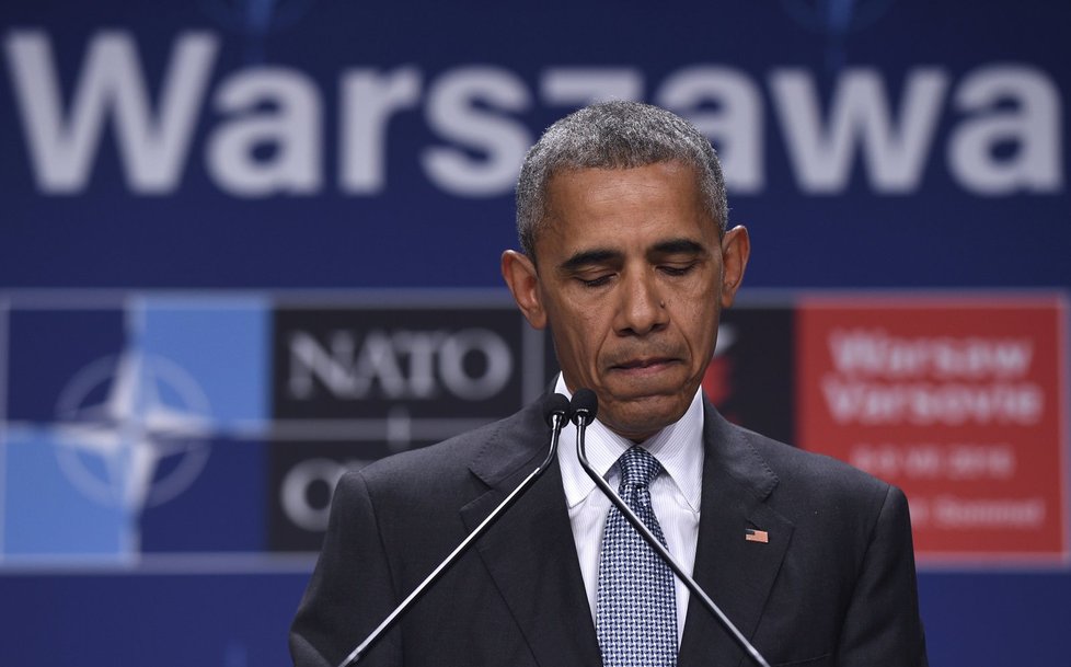 Obama při summitu NATO ve Varšavě i následné návštěvě Španělska prohlásil, že černošský útočník Johnson, který zabíjel podle všeho z rasistických důvodů, nepředstavuje americké černochy.