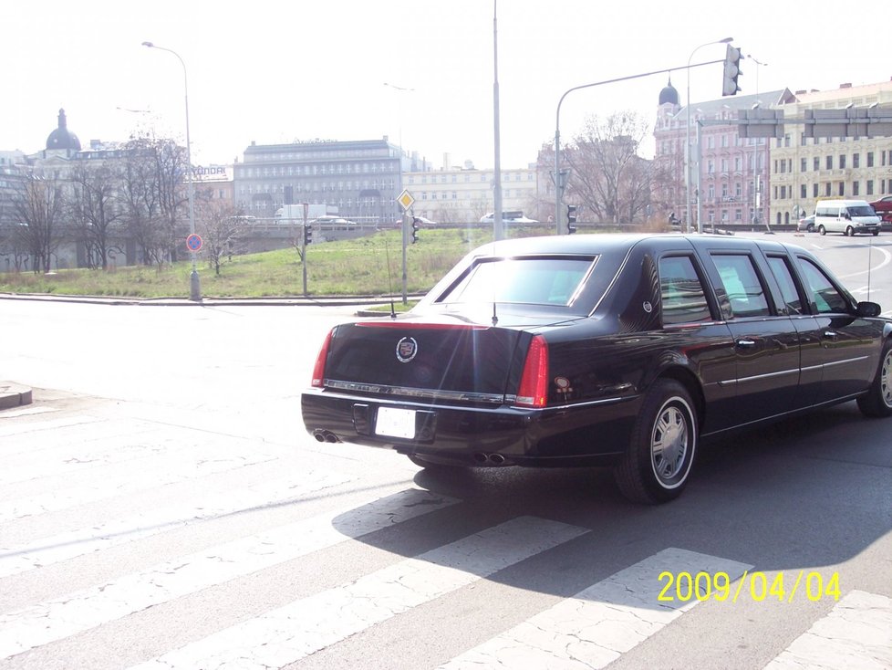 V tomto autě Obama jel. Jaroslav Suchý při pořizování snímku nevěděl, že amerického prezidenta zanedlouho pohladí.