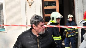 Trhlina na domu v pražských Dejvicích donutila policisty evakuovat dům