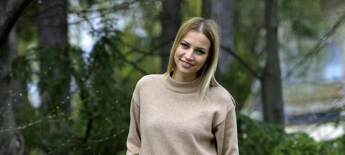 Přítelkyně fotbalisty Antonína Baráka krásná Nikola Mužíková