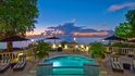 Prázdninové sídlo Cove Spring House na Barbadosu se pyšní i luxusním bazénem s vířivkou.