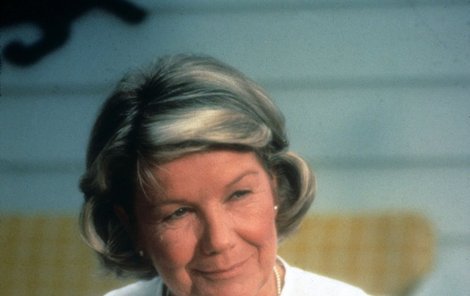 Barbara Bel Geddes jako Miss Ellie