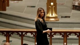 Na pohřeb bývalé první dámy Barbary Bushové přišla také první dáma Melania Trump.