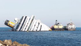 V polovině ledna u italského pobřeží ztroskotala Costa Concordia