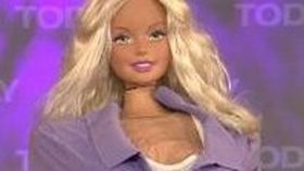 Bývalá anorektička stvořila obludnou Barbie 