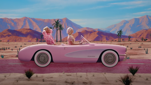 Filmová Barbie dostala jedinečný Chevrolet Corvette C1. Zvláštní není jen barvou