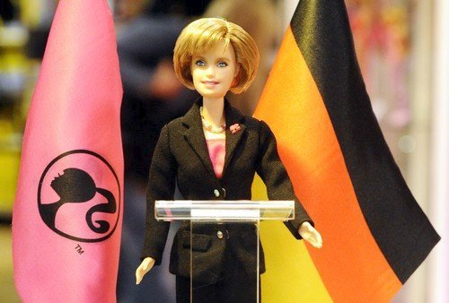 Panenka Barbie jako Angela Merkel