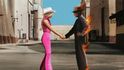 „Souboj“ Oppenheimera a Barbie inspiroval internet k tučné porci memů
