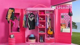 Fanoušci panenky Barbie si mohou přes Airbnb pronajmout její vilu v Malibu!