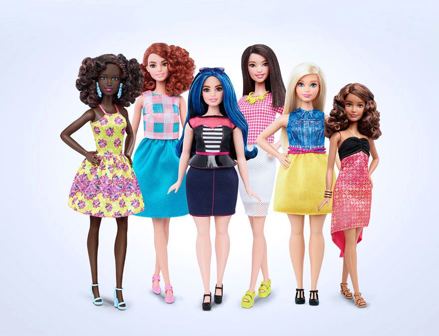Mattel vydal i sérii Barbín s realistickými proporcemi