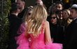 Zlaté glóby 2024: Margot Robbie se nakonec sošky dočkala a sice v nové kategorie Kasovní trhák, v níž Barbie porazila Taylor Swift a její dokumentární snímek ze zákulisí jejího turné
