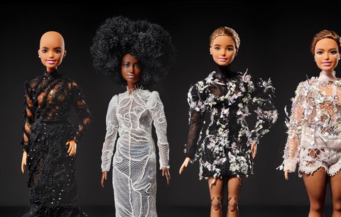 Ani panenky Barbie nejsou vždy dokonalé, jak ukazuje charitativní výstava Bez předsudků