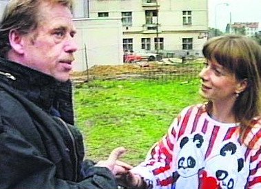 1989 Na pískovišti s Václavem Havlem.