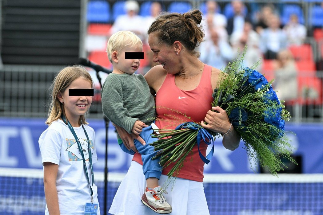 Barbora Strýcová se na domácím turnaji v Praze rozloučila s kariérou