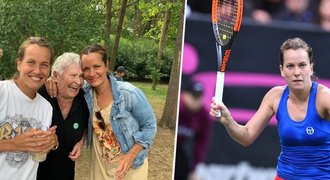 Wimbledonská vítězka Strýcová v slzách: Smrt milované babičky Wimbledonská vítězka Strýcová v slzách: Smrt milované babičky