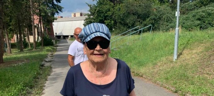 Babička Barbory Strýcové působila na snímcích plná energie a vždy dobře naladěná.