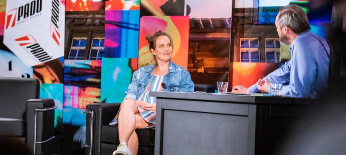 Tenistka Barbora Strýcová v televizní show 7 pádů Honzy Dědka.