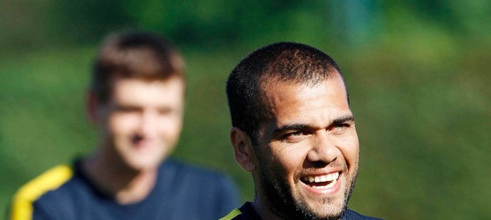 Dani Alves byl v obrovské pohodě. Jak uvedl, na novou sezonu se těší.