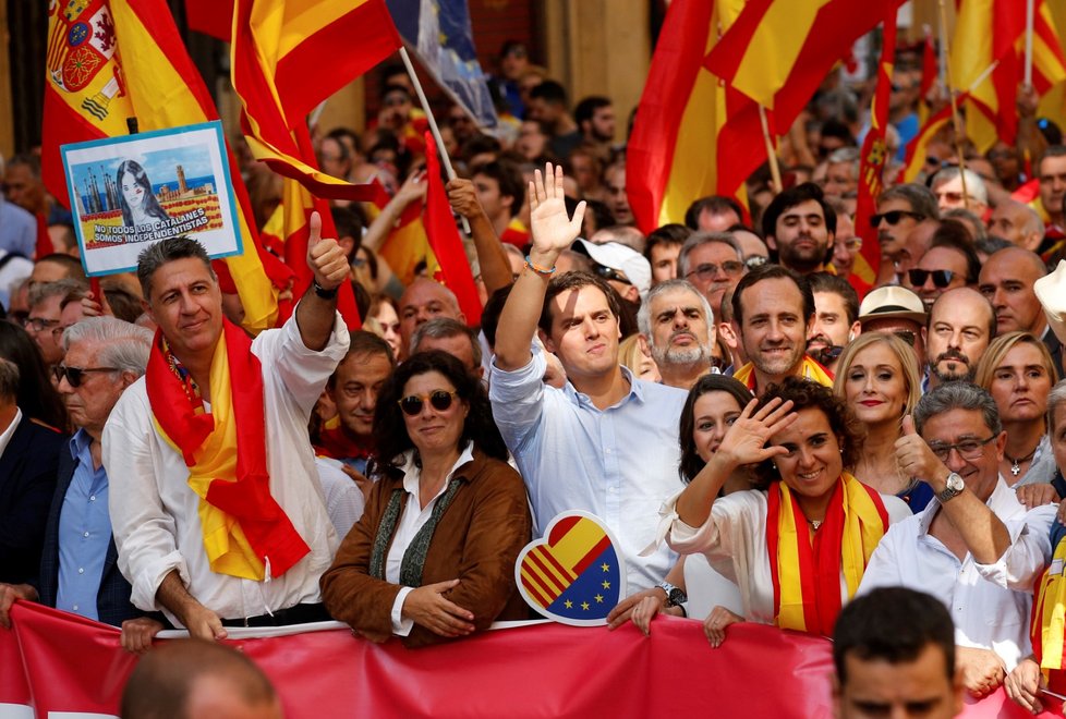 V Barceloně demonstrují tisíce odpůrců nezávislosti Katalánska.