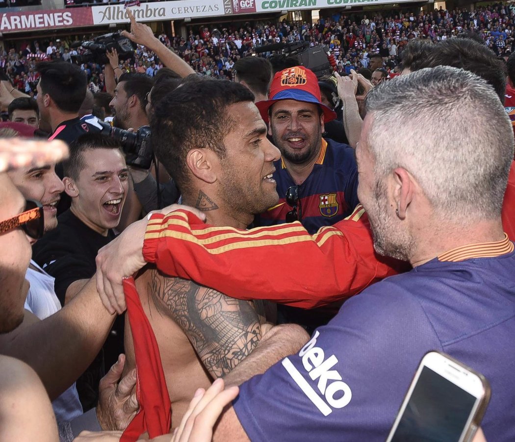 Fotbalisté Barcelony slavili španělský titul v Granadě