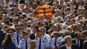 Tisíce lidí den po útoku drží v Barceloně minutu ticha