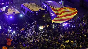 Při demonstracích v Barceloně bylo zraněno více než 20 osob