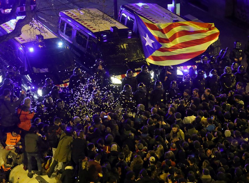 Při demonstracích v Barceloně bylo zraněno více než 20 osob