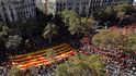 V Barceloně se na demonstraci za jednotu Španělska sešel více než milion lidí. V Barceloně se na demonstraci za jednotu Španělska sešel více než milion lidí.